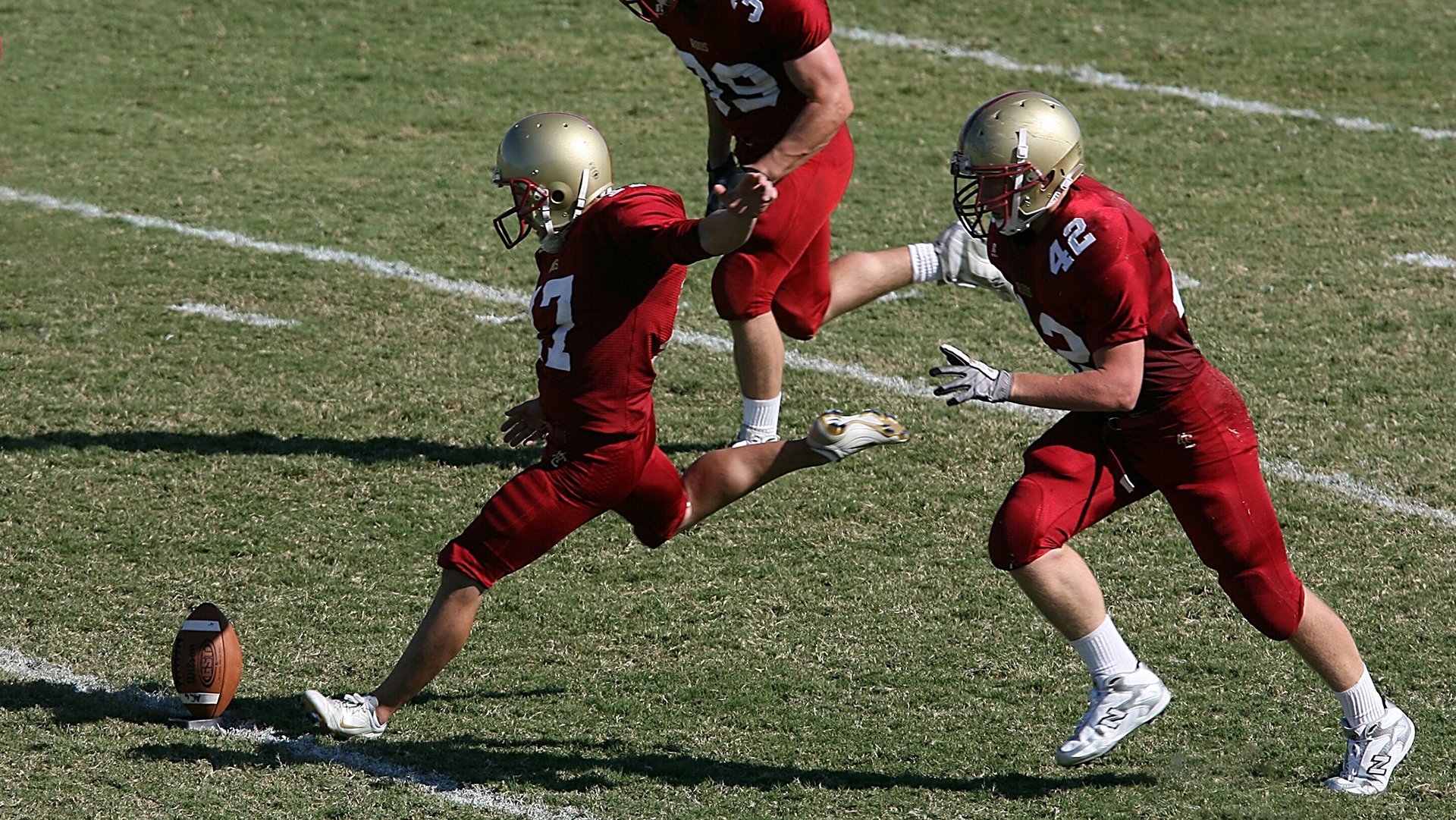 中场压迫人数是否影响控球比与射门机会，中场控制